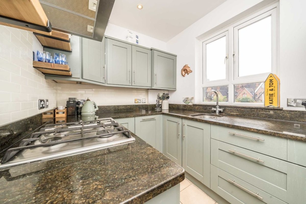 Flat for sale in Cleaveland Road, Surbiton, KT6 (Ref 220878) Dexters