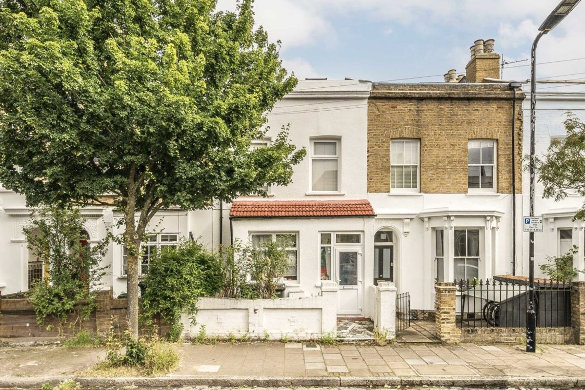 House terraced for sale in Clifden Road, London, E5 (Ref 221088