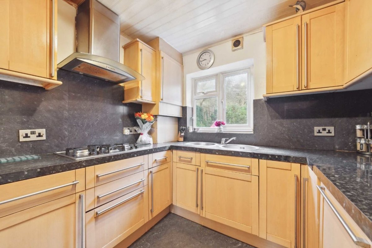 House for sale in Covington Way, London, SW16 (Ref 219813) Dexters