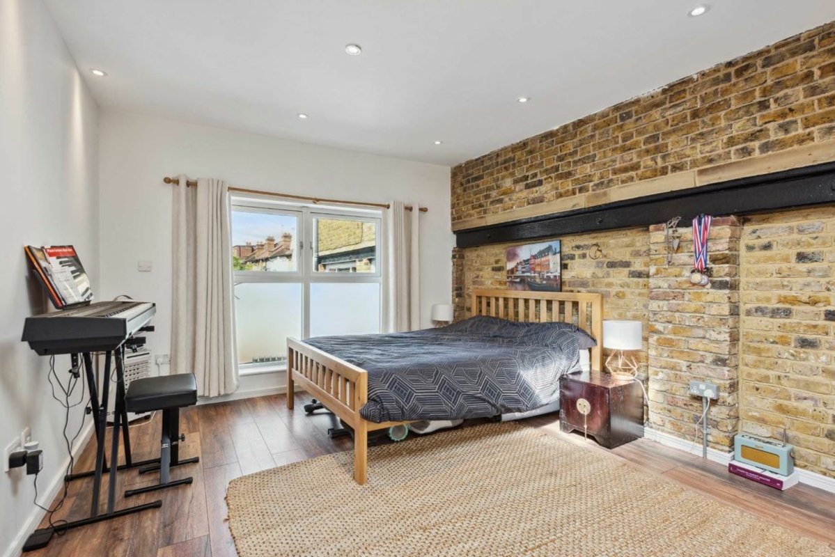 House semidetached for sale in Craven Gardens, London, SW19 (Ref