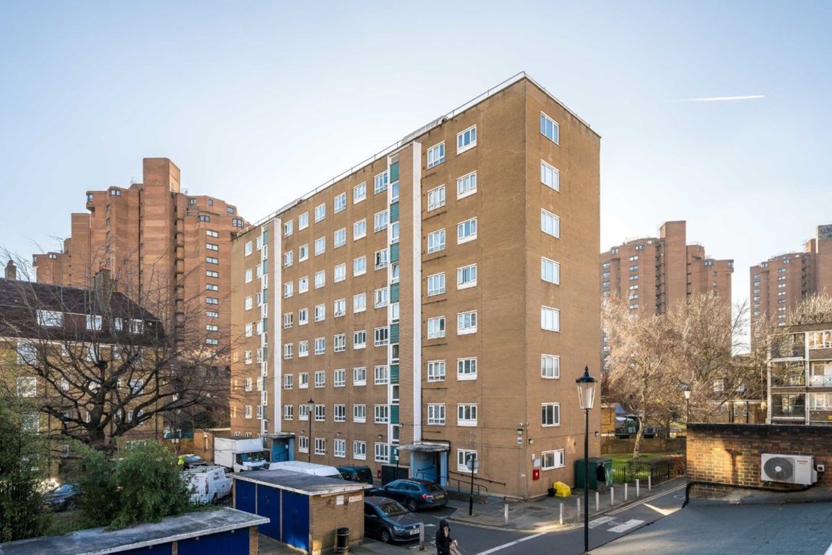 Flat for sale in Cremorne Estate, London, SW10 (Ref 208319) Dexters