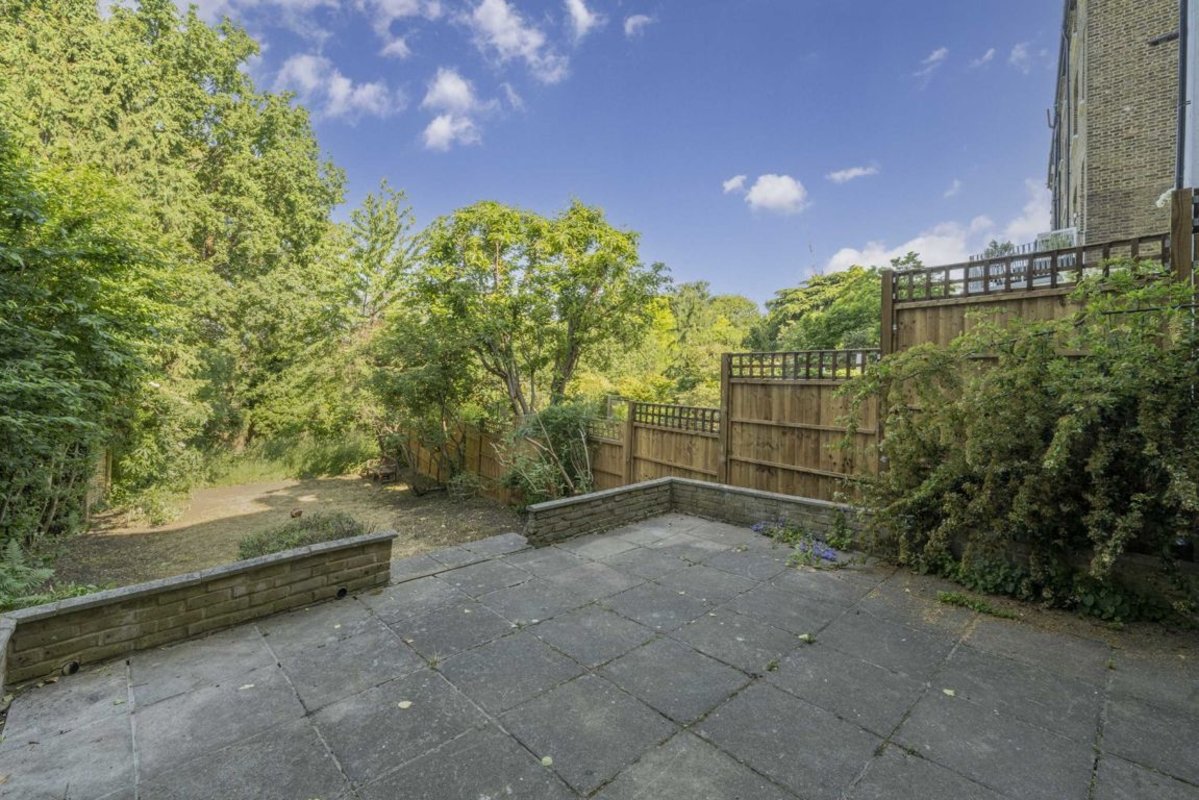 Flat for sale in Dartmouth Park Avenue, London, NW5 (Ref 204527) Dexters