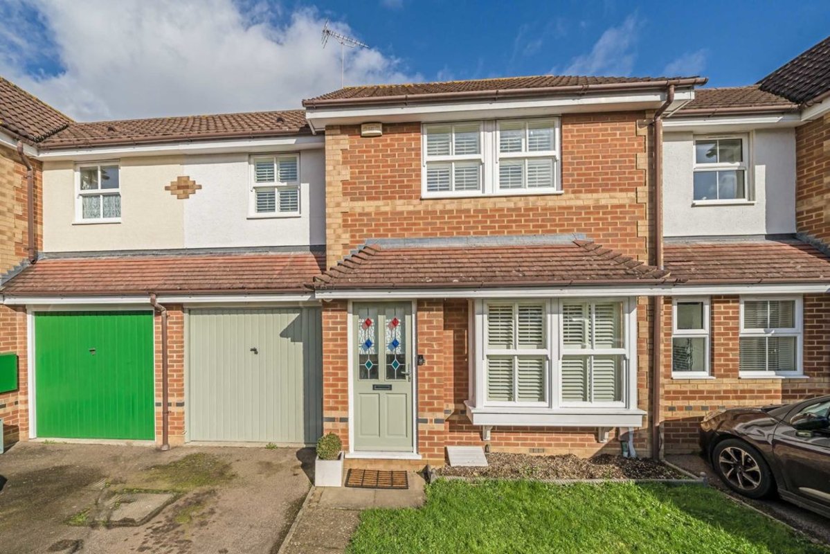 House for sale in Debden Close, Kingston Upon Thames, KT2 (Ref 219591