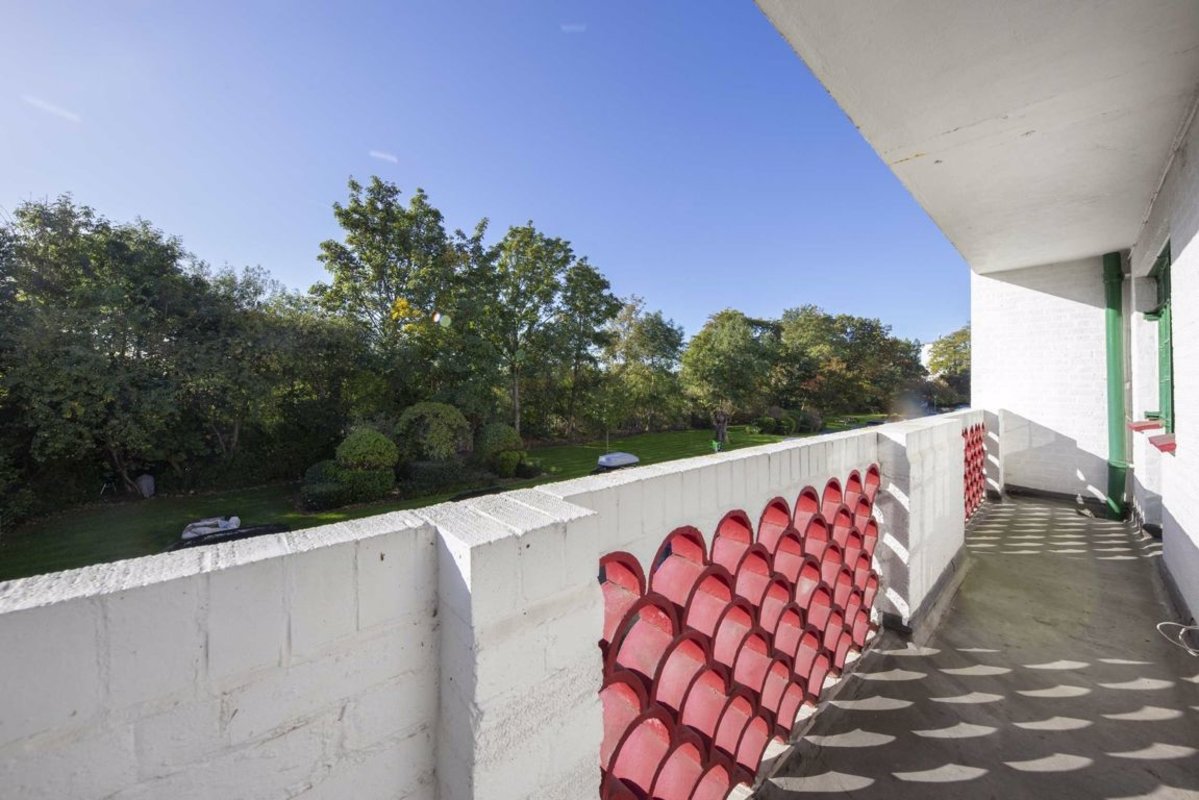 Flat for sale in Ealing Village, London, W5 (Ref 190219) Dexters