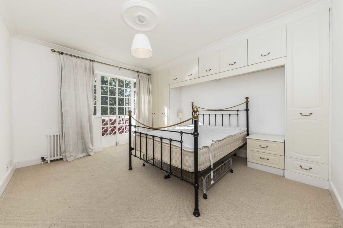 Flat for sale in Ealing Village, London, W5 (Ref 190219) Dexters