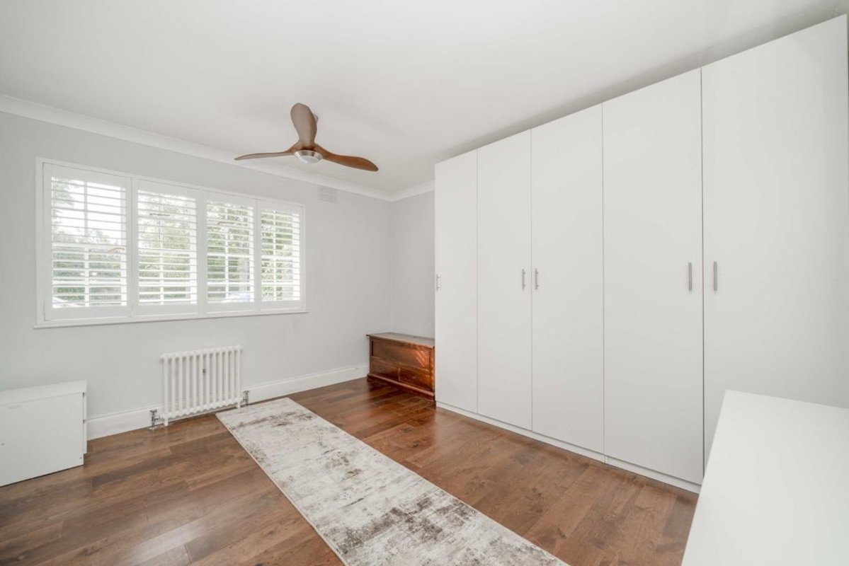 Flat for sale in Ealing Village, London, W5 (Ref 216481) Dexters