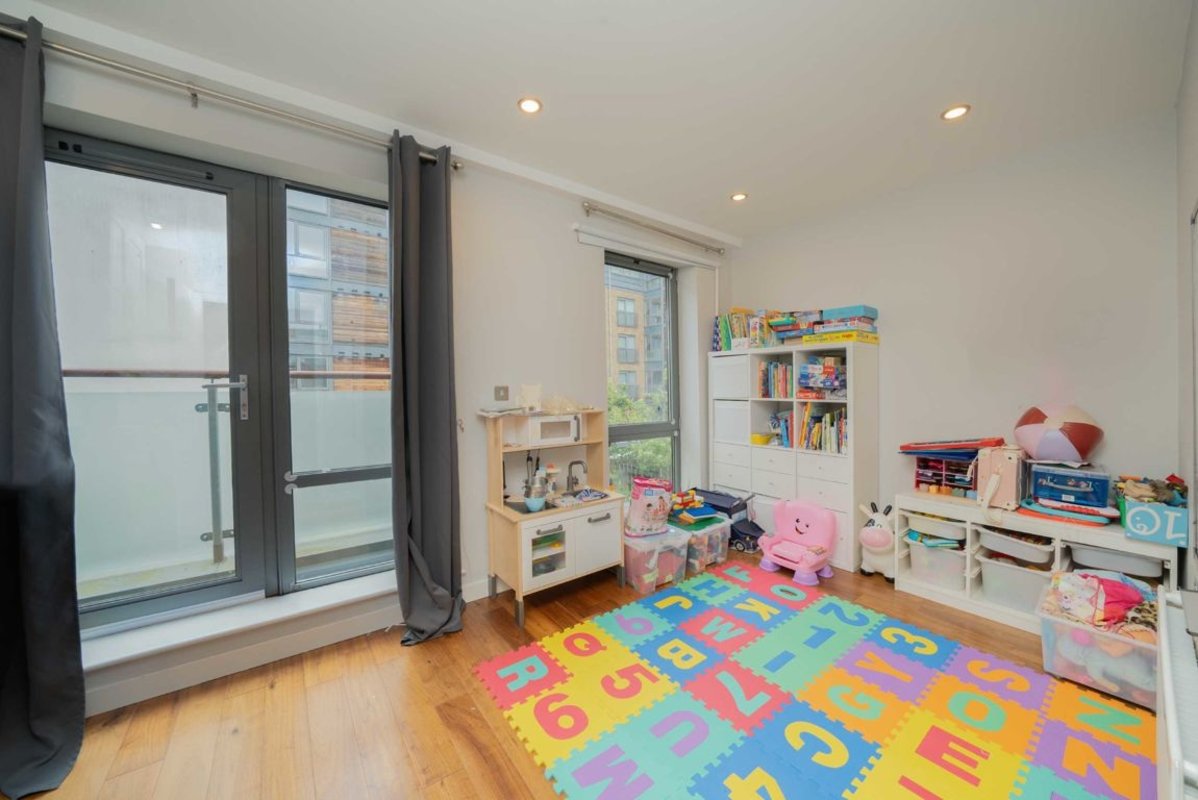 House terraced for sale in Elbe Street, London, SW6 (Ref 226778) Dexters