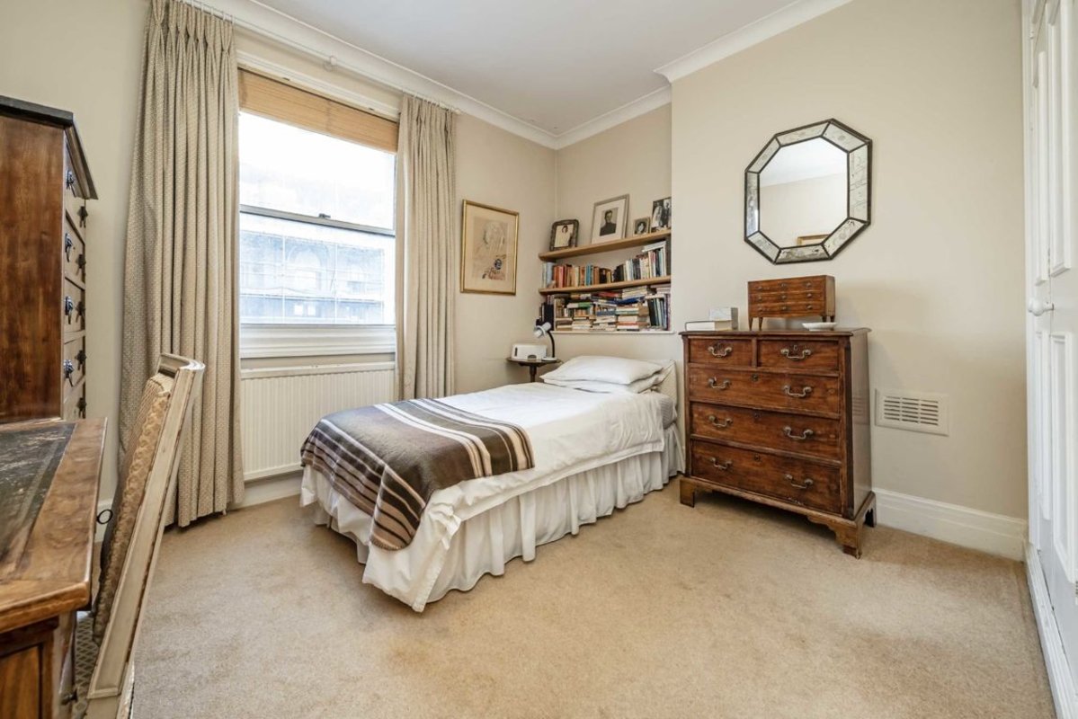 Flat for sale in Elm Park Road, London, SW3 (Ref 218392) Dexters