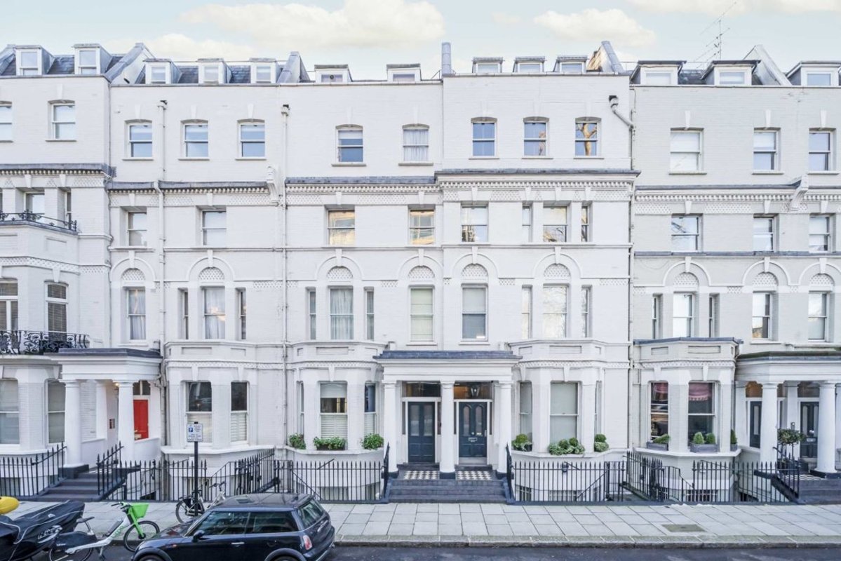 Flat for sale in Elm Park Road, London, SW3 (Ref 218392) Dexters