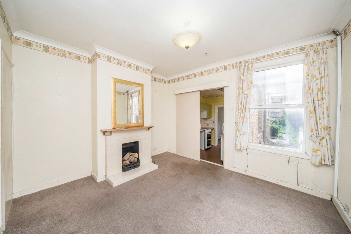 House semidetached for sale in Elm Road, Kingston Upon Thames, KT2