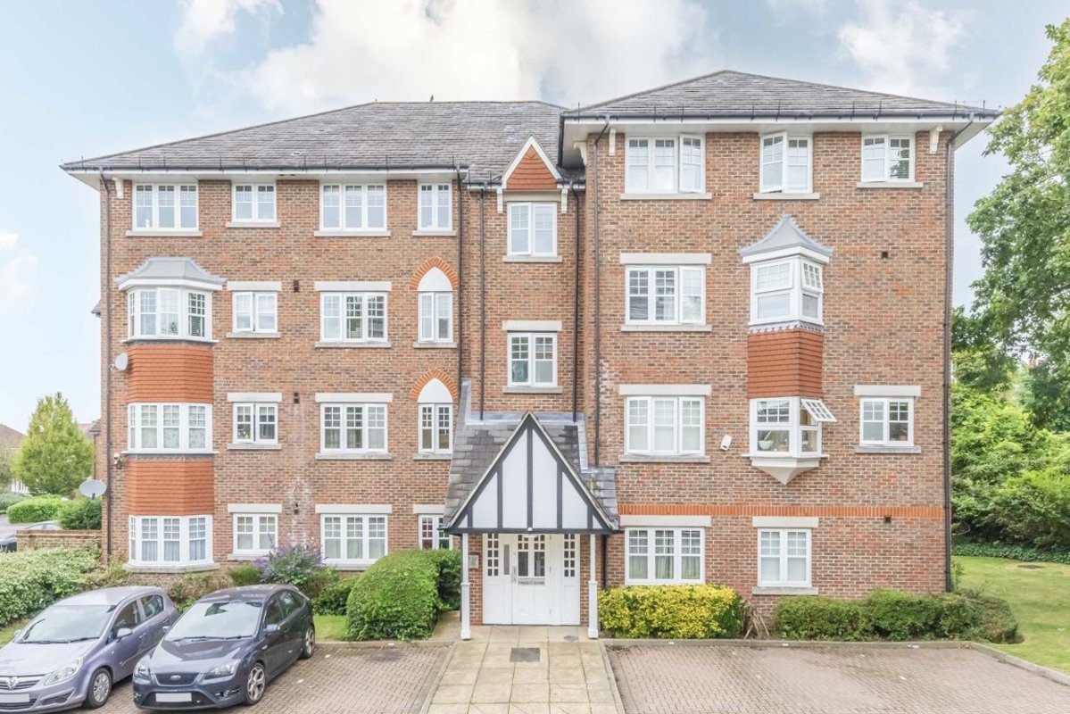 Flat for sale in Fawcett Close, London, SW16 (Ref 209204) Dexters