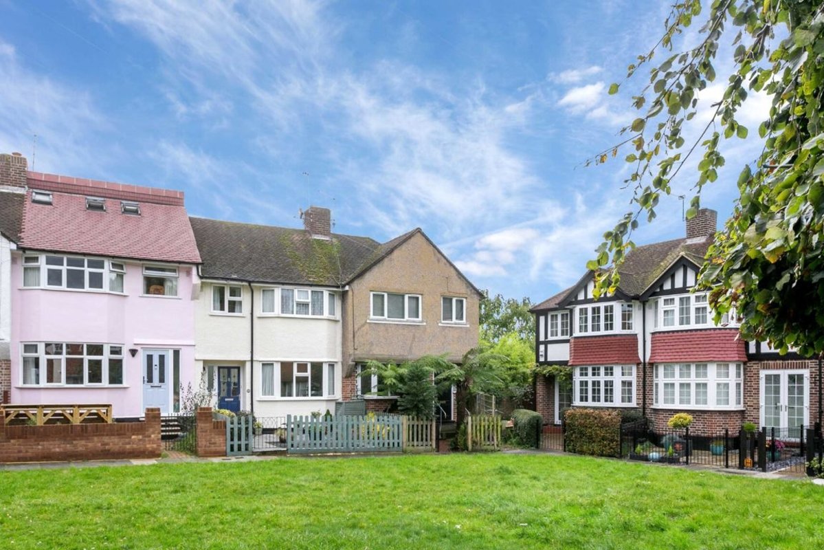 House terraced for sale in Fulwell Park Avenue, Twickenham, TW2 (Ref