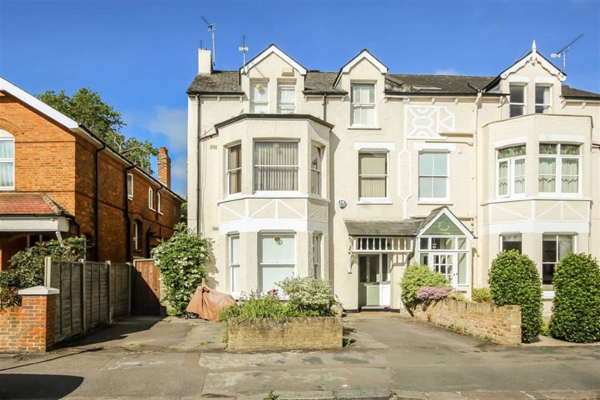 Flat for sale in Road, Kingston Upon Thames, KT1 (Ref 217439