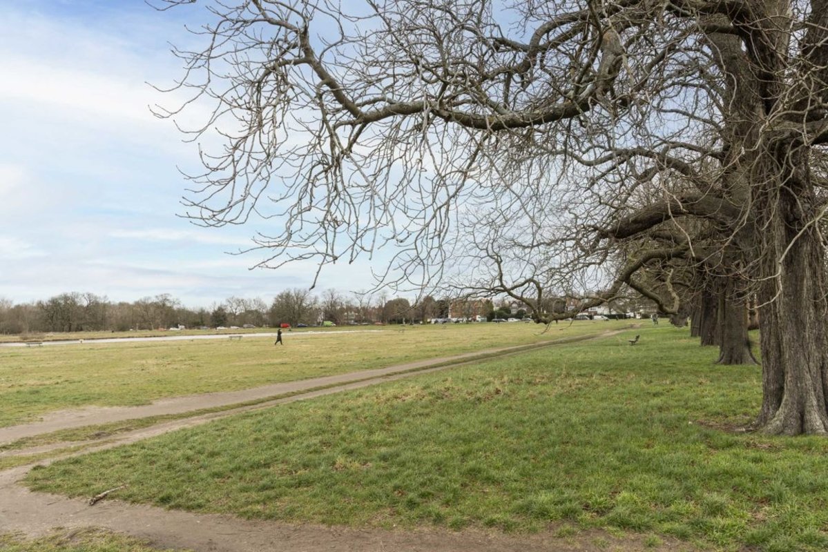 New Flat for sale in Greenview Drive, Raynes Park, SW20 (Ref 218539