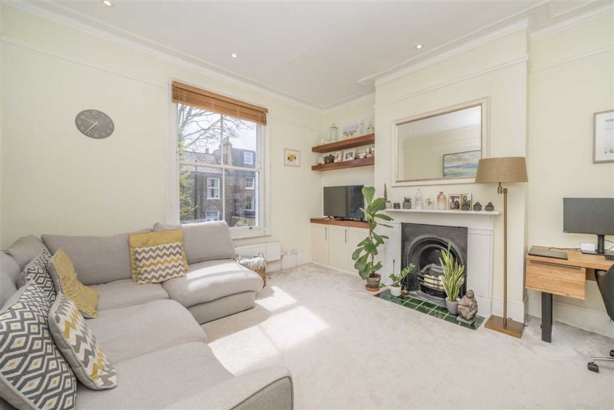 Flat for sale in Hayter Road, London, SW2 (Ref 224459) Dexters