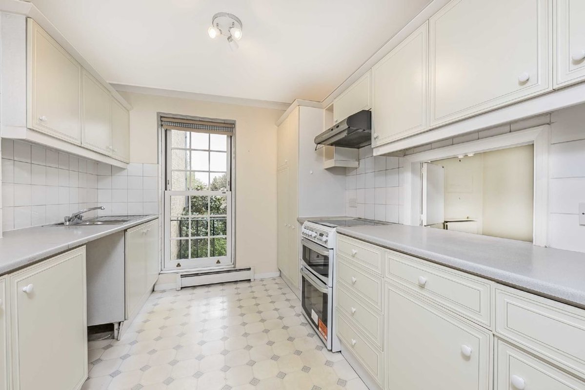 House for sale in Hogarth Way, Hampton, TW12 (Ref 200913) Dexters