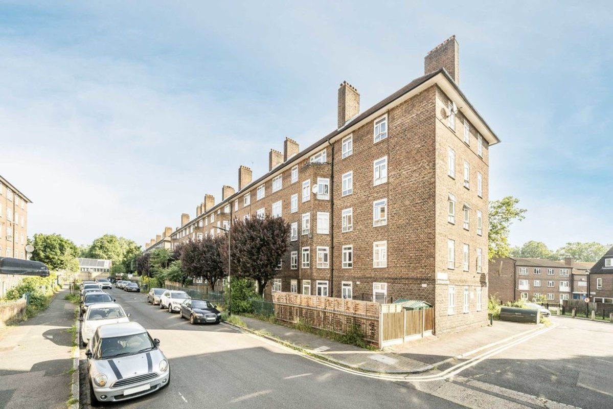 Flat for sale in Homerton Road, London, E9 (Ref 222988) Dexters