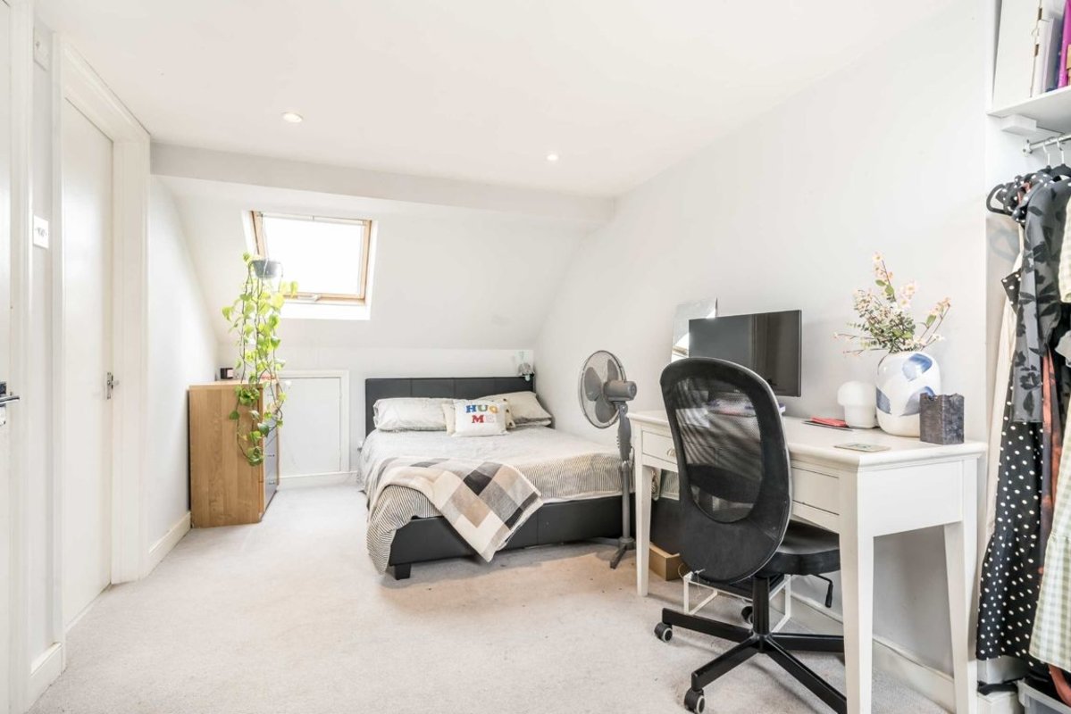 Flat for sale in Jedburgh Street, London, SW11 (Ref 226242) Dexters