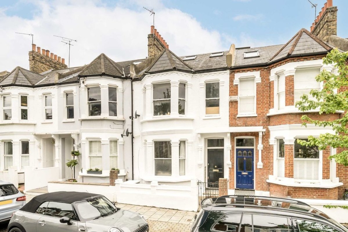 Flat for sale in Jedburgh Street, London, SW11 (Ref 226242) Dexters