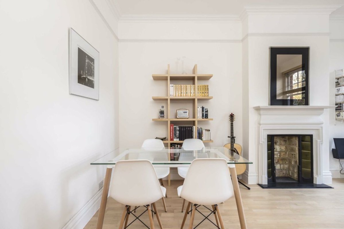 Flat for sale in Kings Road, London, SW3 (Ref 192196) Dexters