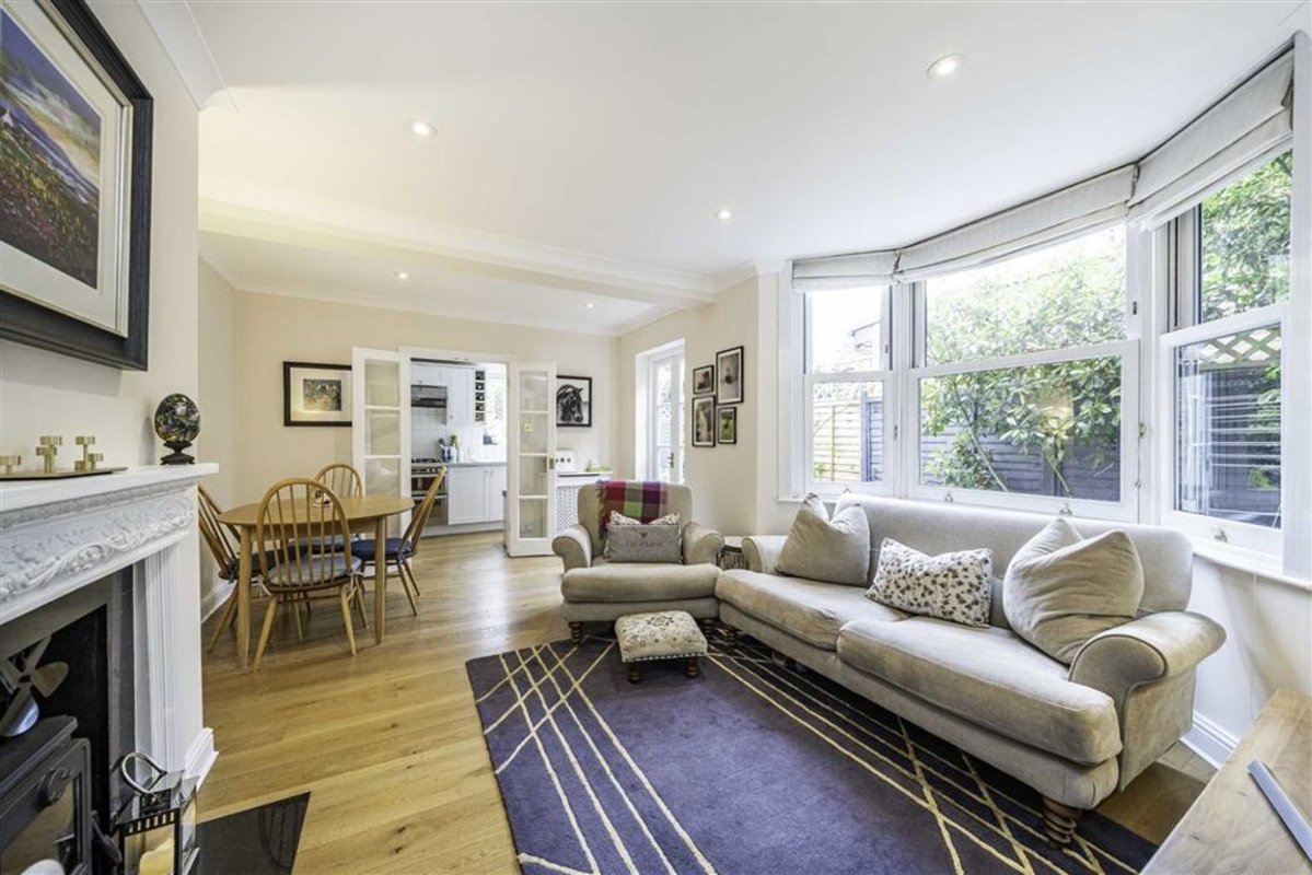 Flat for sale in Kingston Road, Teddington, TW11 (Ref 226224) Dexters