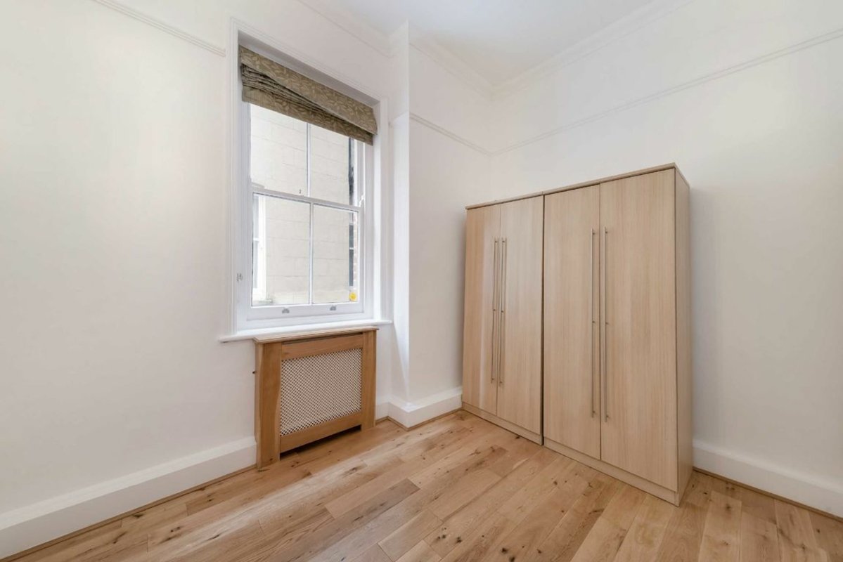 Flat for sale in Lawrence Street, London, SW3 (Ref 228671) Dexters