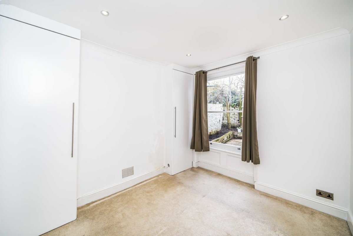 Flat for sale in Leighton Grove, London, NW5 (Ref 220281) Dexters