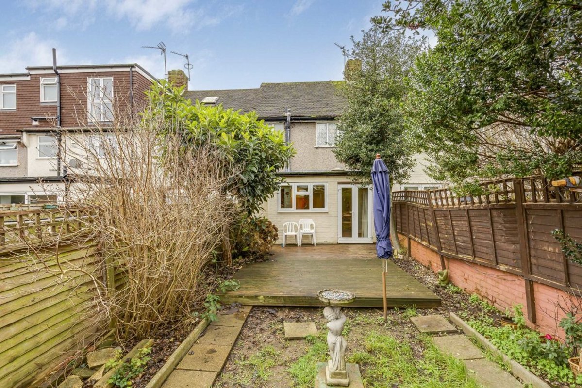 House terraced for sale in Lincoln Avenue, Twickenham, TW2 (Ref