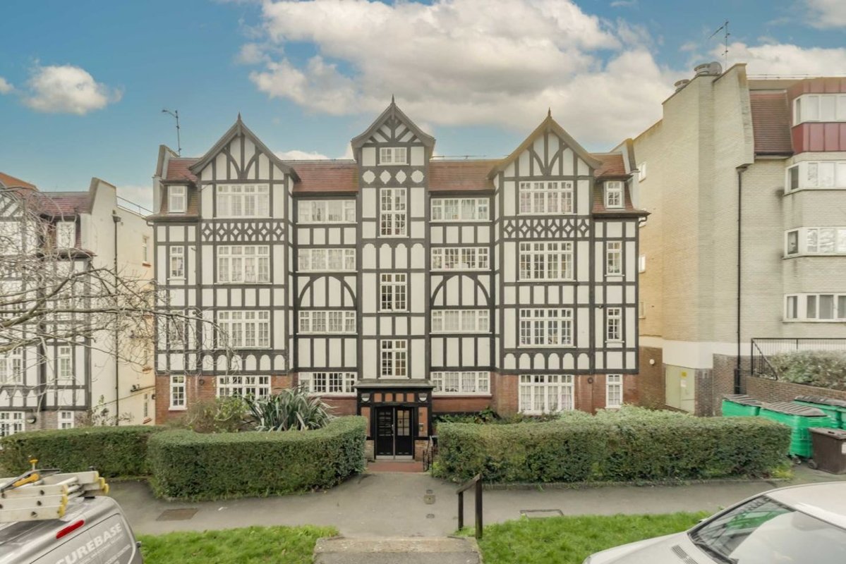 Flat for sale in Makepeace Avenue, London, N6 (Ref 217232) Dexters