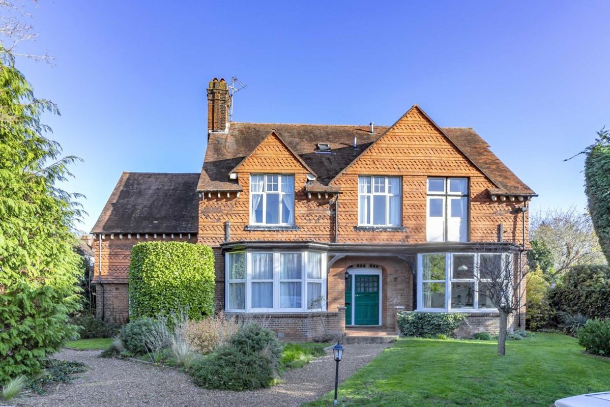 Flat for sale in Manor Drive, Surbiton, KT5 (Ref 219346) Dexters