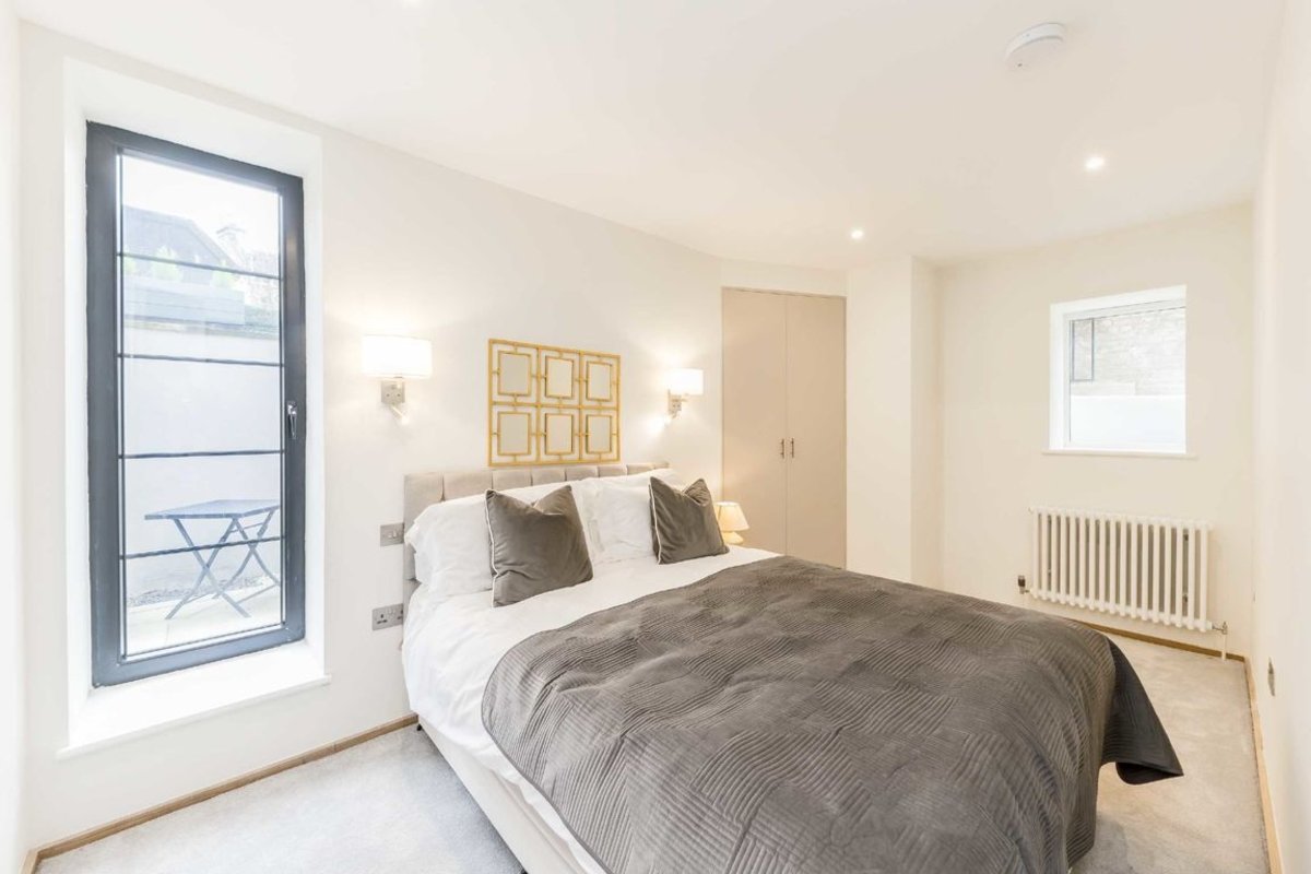 Flat for sale in Melrose Road, London, SW18 (Ref 221193) Dexters