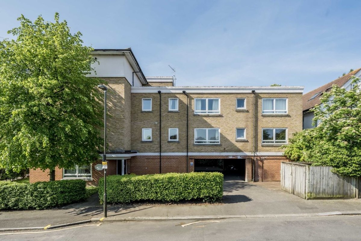 Flat for sale in Pollard Road, Morden, SM4 (Ref 221581) Dexters