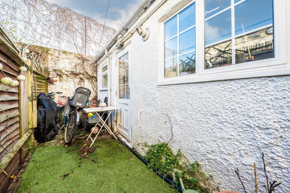 House for sale in Queens Terrace, Old Isleworth, TW7 (Ref 217680) Dexters