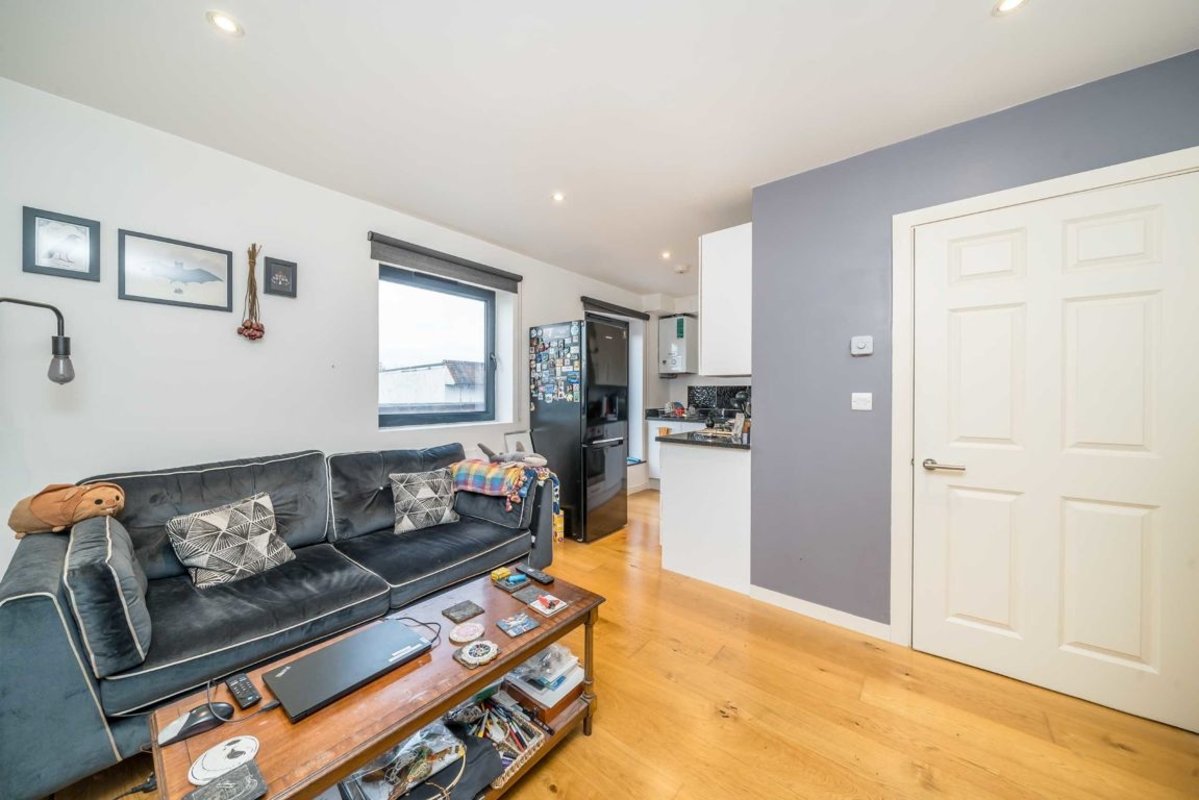 Flat for sale in Red Lion Road, Surbiton, KT6 (Ref 216864) Dexters