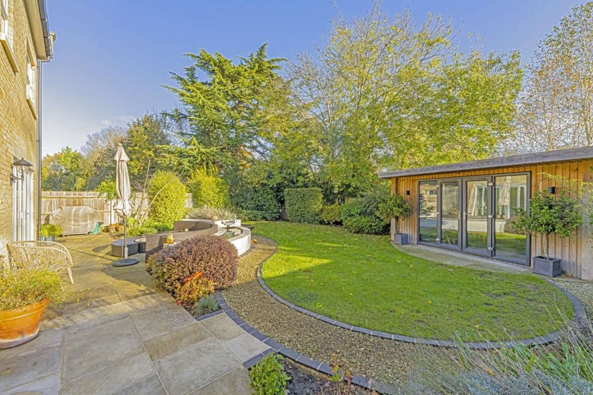 House for sale in Roper Crescent, SunburyOnThames, TW16 (Ref 191527