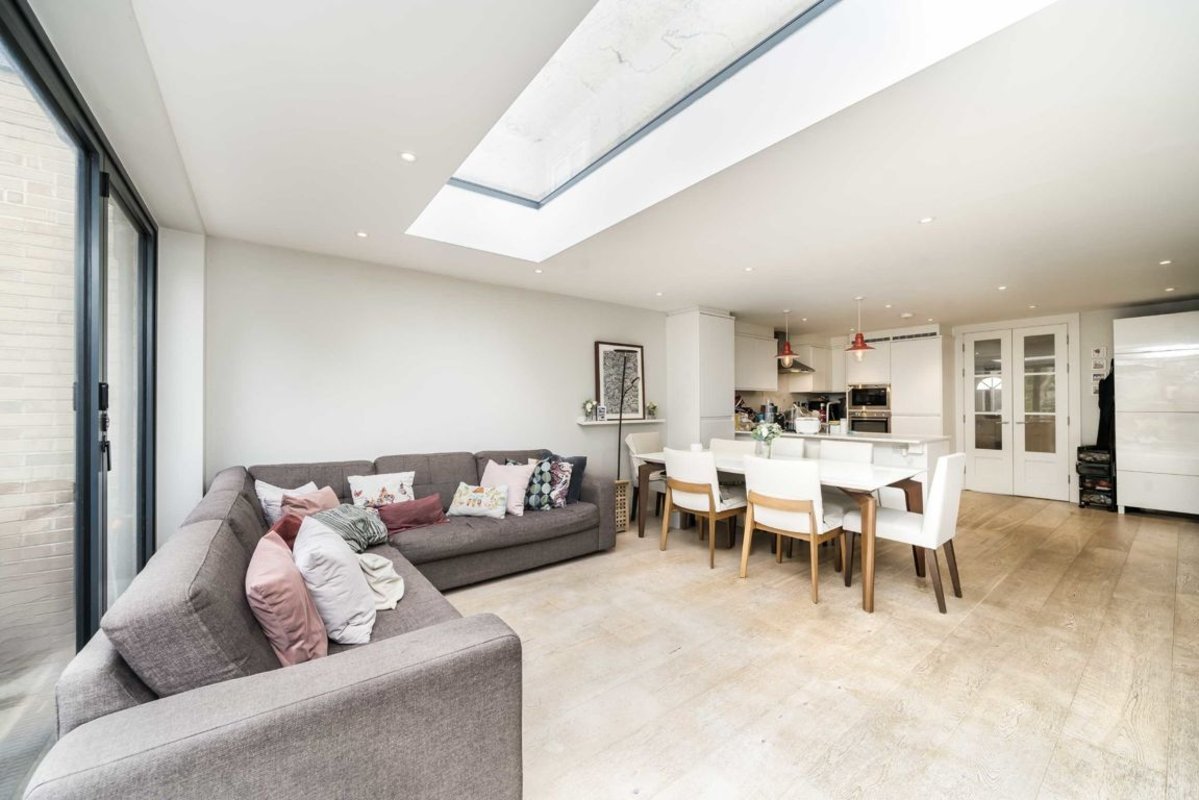 House - terraced for sale in Royal Close, London, SW19 (Ref 225237 ...