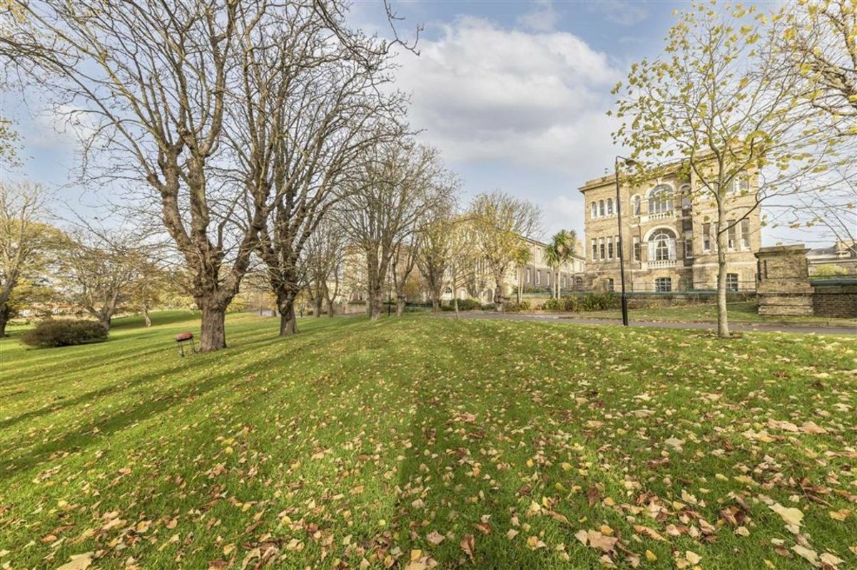 Flat for sale in Royal Herbert Pavilions, London, SE18 (Ref 215453