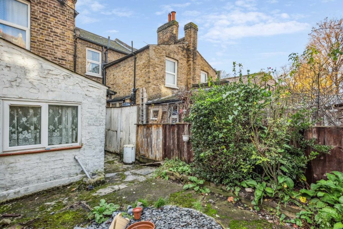 House for sale in Selkirk Road, London, SW17 (Ref 215745) Dexters