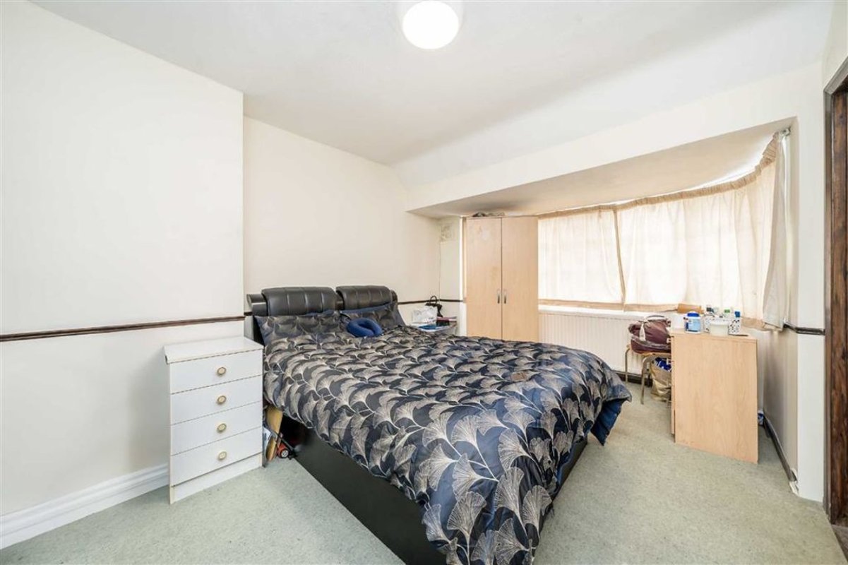 House semidetached for sale in Senlac Road, London, SE12 (Ref 225533