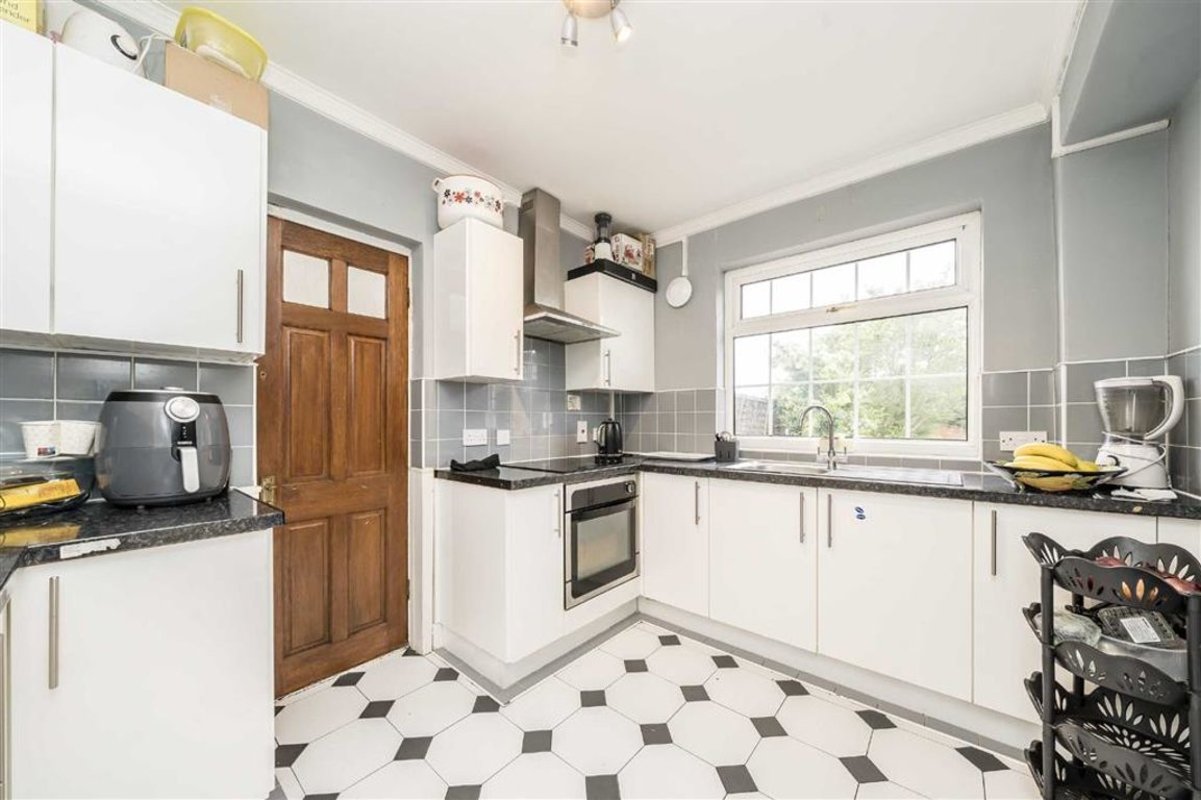 House semidetached for sale in Senlac Road, London, SE12 (Ref 225533