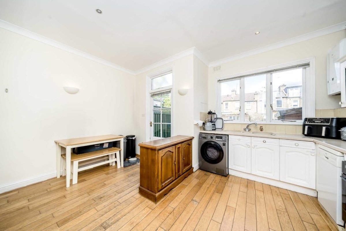 House for sale in Station Road, London, SW19 (Ref 224544) Dexters