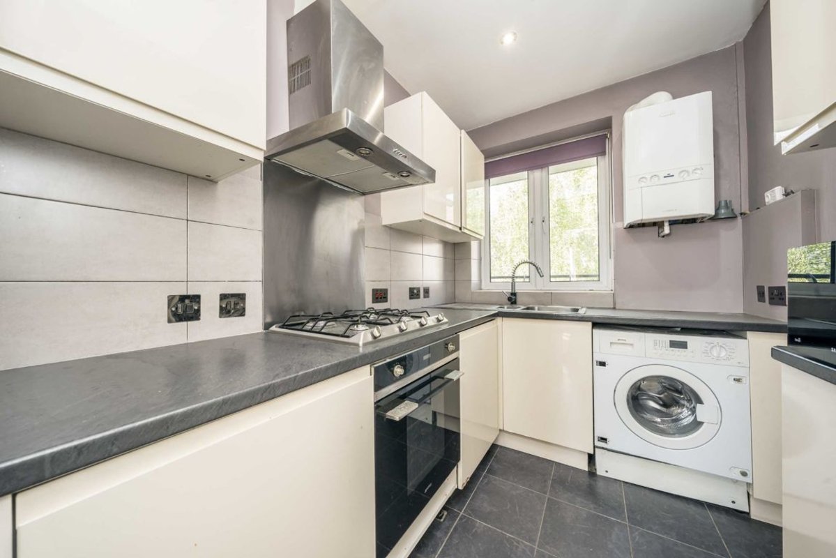 Flat for sale in Stoke Newington Church Street, London, N16 (Ref 224582