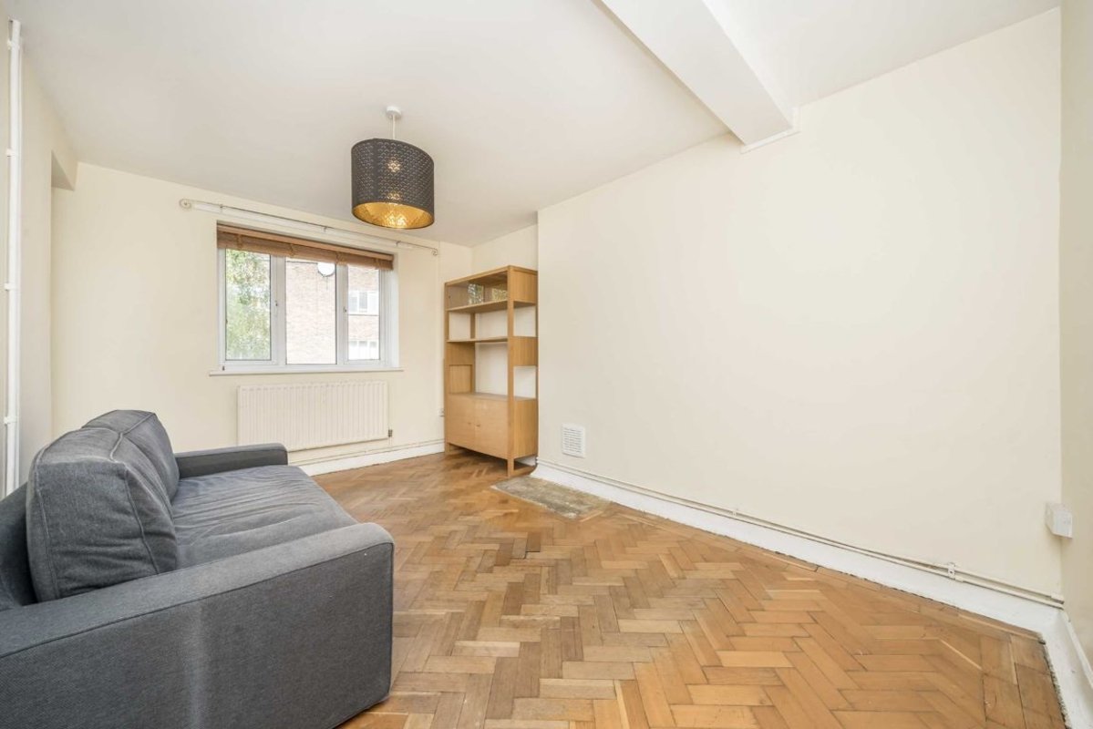 Flat for sale in Stoke Newington Church Street, London, N16 (Ref 224582