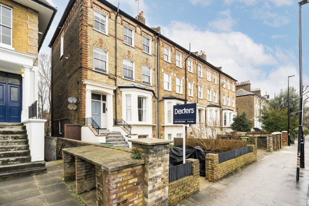 Flat for sale in Tollington Park, London, N4 (Ref 219162) Dexters