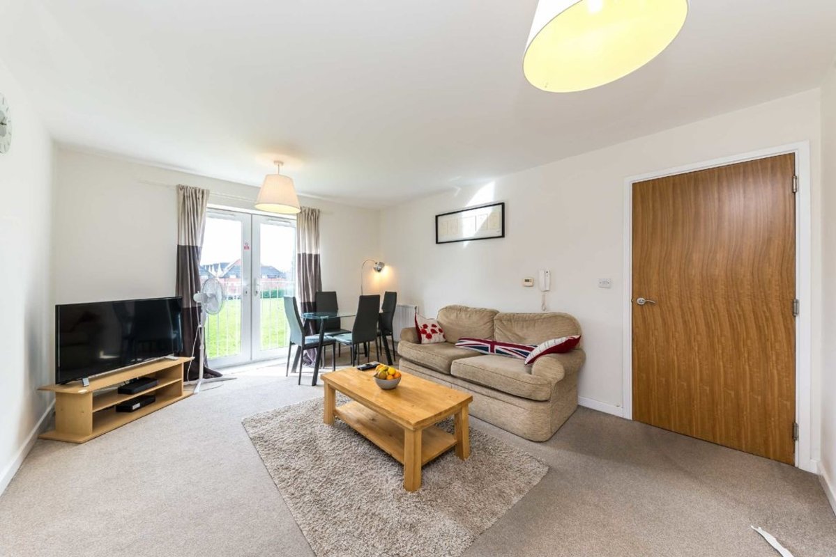 Flat for sale in Wood Lane, Isleworth, TW7 (Ref 221970) Dexters