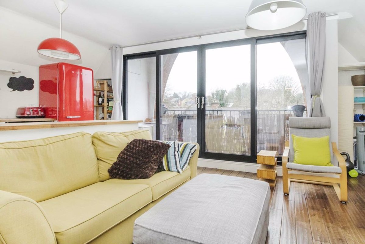 Flat to rent in Archway Road, London, N6 (Ref 175556) Dexters