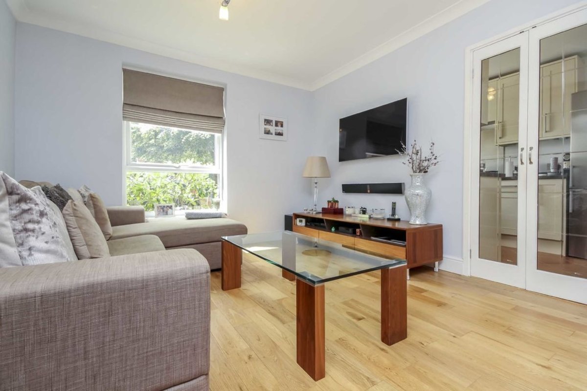 Flat to rent in Arragon Road, Twickenham, TW1 (Ref 228668) Dexters