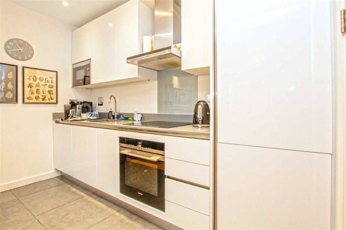 Flat to rent in Cartwright Street, London, E1 (Ref 223074) Dexters