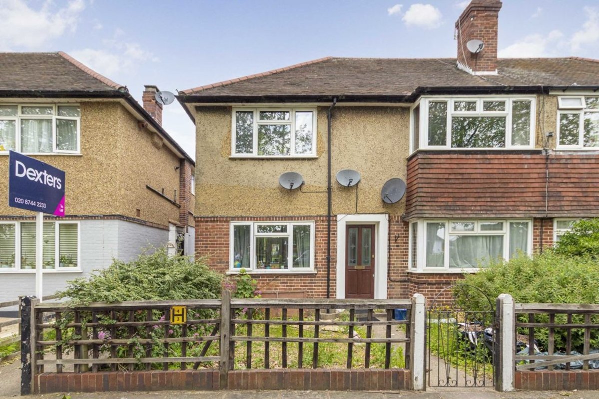 Flat to rent in Chertsey Road, Twickenham, TW2 (Ref 228348) Dexters