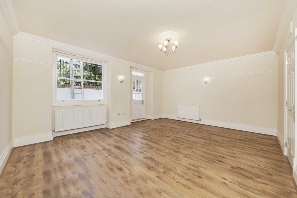 Flat to rent in Clapham Road, London, SW9 (Ref 221792) Dexters